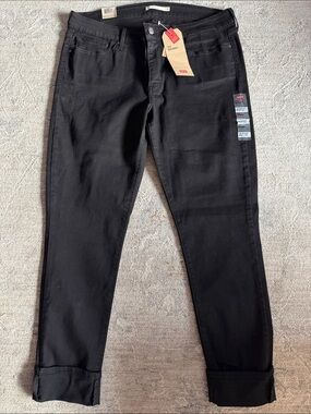 Women’s Levi’s jeans
Size 16
Color:black